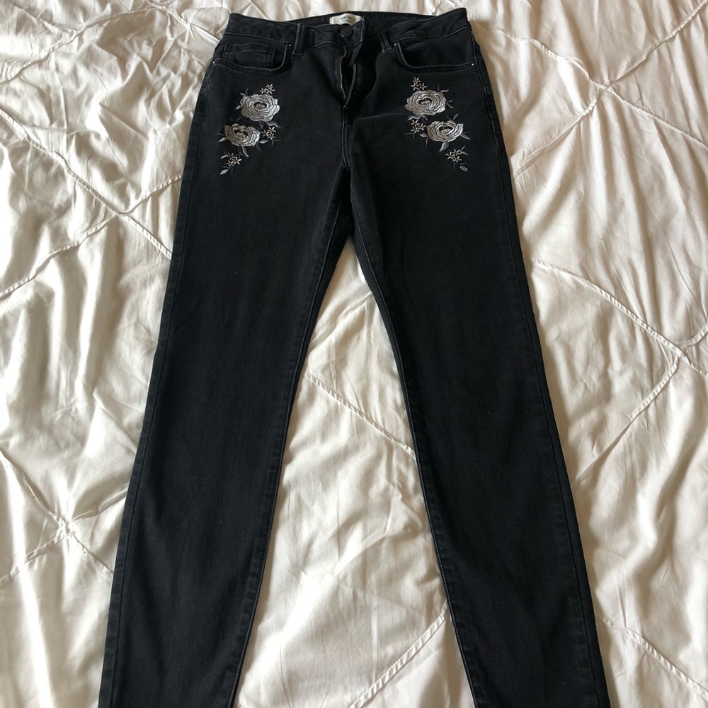 Rose Detailed Jeans